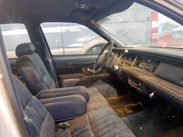 1LNCM81F9LY797675 - 1990 LINCOLN TOWN CAR WHITE photo 5