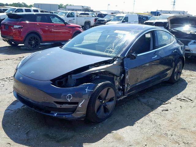 5YJ3E1EA6JF028295 - 2018 TESLA MODEL 3 GRAY photo 2