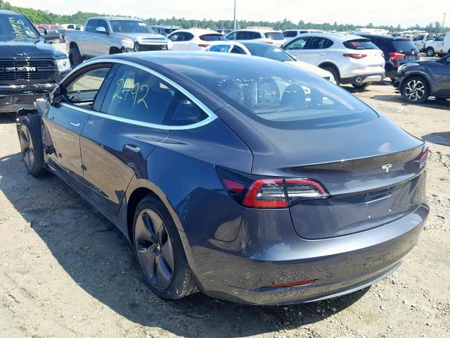 5YJ3E1EA6JF028295 - 2018 TESLA MODEL 3 GRAY photo 3