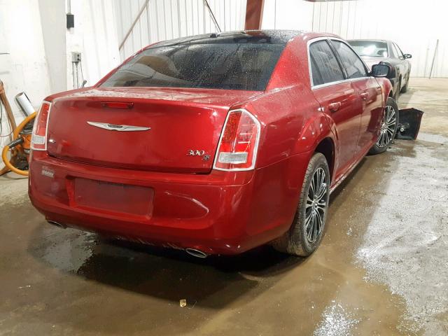 2C3CCAGG0EH166801 - 2014 CHRYSLER 300 S RED photo 4