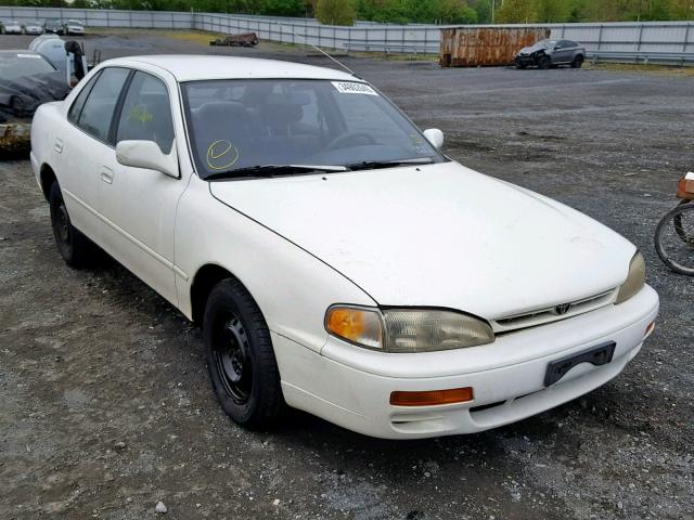 4T1BG12K6TU814140 - 1996 TOYOTA CAMRY DX WHITE photo 1