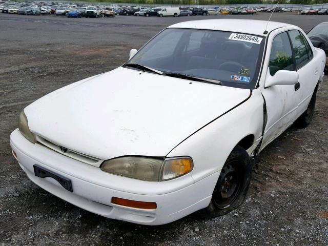 4T1BG12K6TU814140 - 1996 TOYOTA CAMRY DX WHITE photo 2