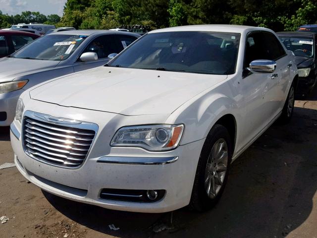 2C3CA5CG3BH546231 - 2011 CHRYSLER 300 LIMITE WHITE photo 2