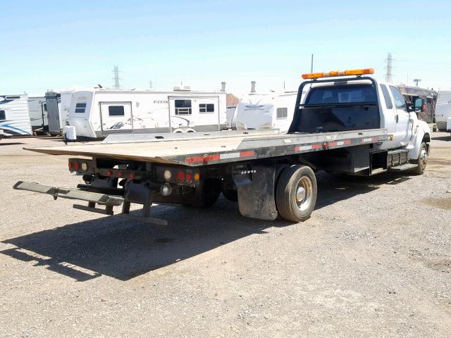 3FRNX65N94V674883 - 2004 FORD F650 SUPER WHITE photo 4