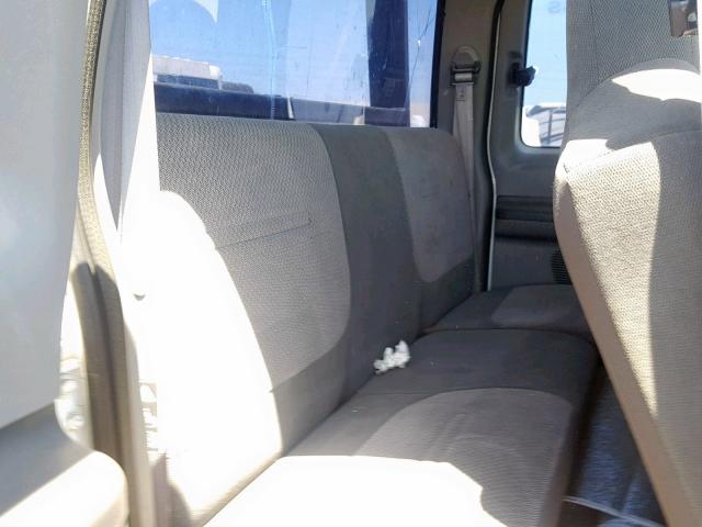 3FRNX65N94V674883 - 2004 FORD F650 SUPER WHITE photo 6