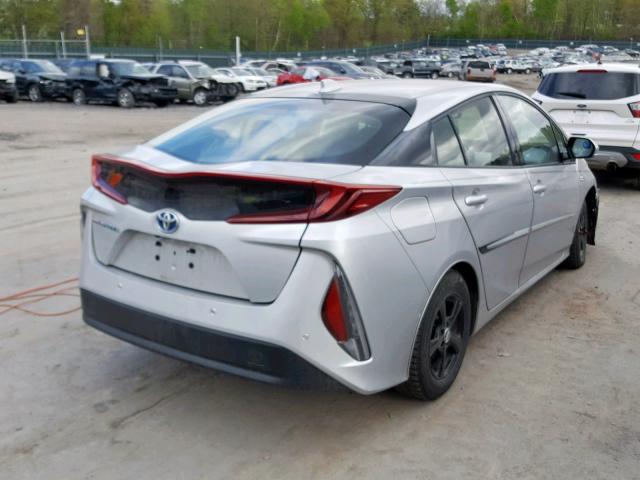 JTDKARFP5H3038638 - 2017 TOYOTA PRIUS PRIM 银色 照片 4