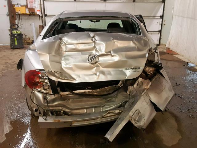 2G4WD562X51316355 - 2005 BUICK LACROSSE C SILVER photo 9