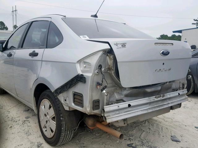 1FAHP34N28W233530 - 2008 FORD FOCUS S/SE SILVER photo 9