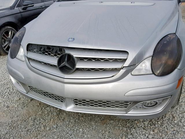 4JGCB75E56A006895 - 2006 MERCEDES-BENZ R 500 SILVER photo 9