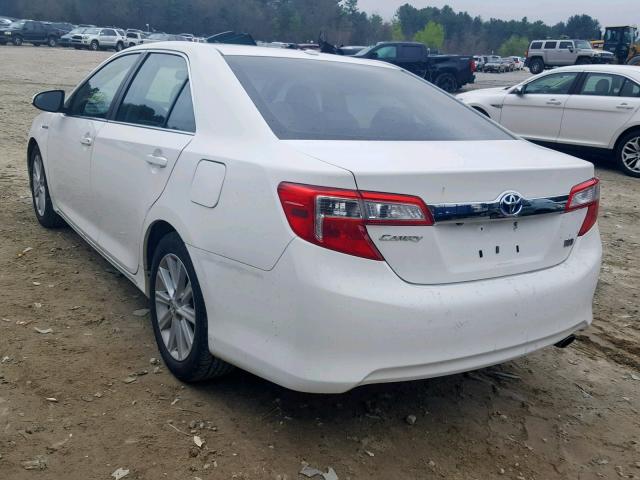 4T1BD1FK4CU005724 - 2012 TOYOTA CAMRY HYBR WHITE photo 3