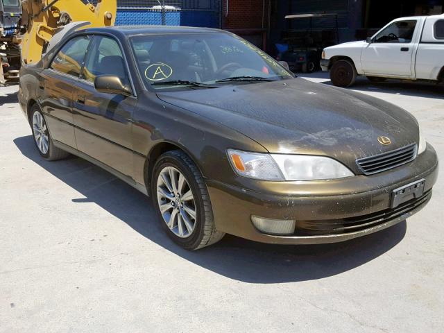 JT8BF22G0V0034894 - 1997 LEXUS ES 300 GREEN photo 1