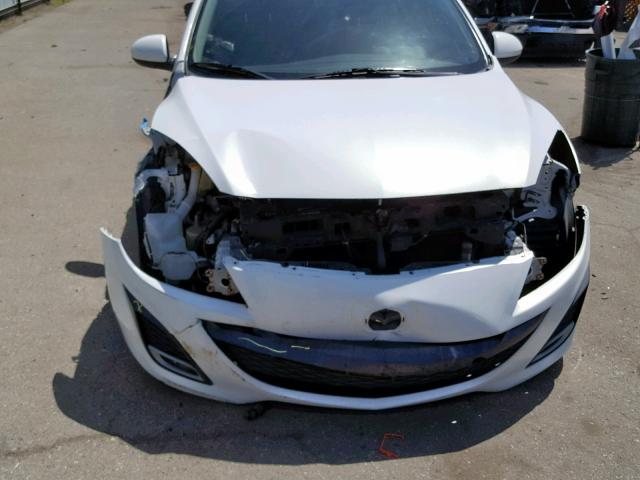 JM1BL1K62B1430312 - 2011 MAZDA 3 S WHITE photo 9