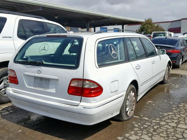 WDBJH65J0YB039185 - 2000 MERCEDES-BENZ E 320 WHITE photo 4