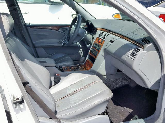 WDBJH65J0YB039185 - 2000 MERCEDES-BENZ E 320 WHITE photo 5