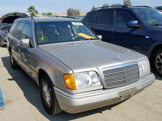 WDBEA92E2SF338532 - 1995 MERCEDES-BENZ E 320 BEIGE photo 1