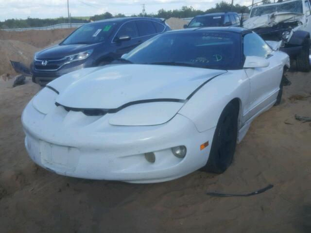 2G2FS22K212113743 - 2001 PONTIAC FIREBIRD WHITE photo 2