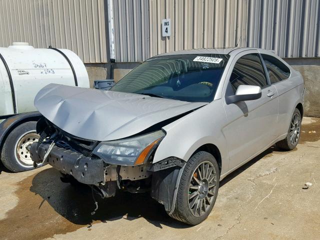 1FAHP33N99W212483 - 2009 FORD FOCUS SES SILVER photo 2