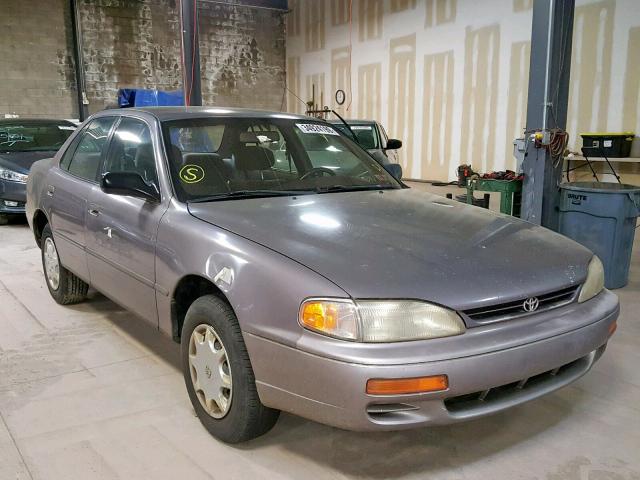 4T1BG12K8TU651264 - 1996 TOYOTA CAMRY DX SILVER photo 1