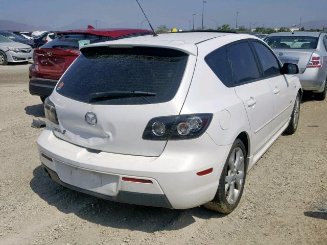 JM1BK344871647218 - 2007 MAZDA 3 HATCHBAC WHITE photo 4