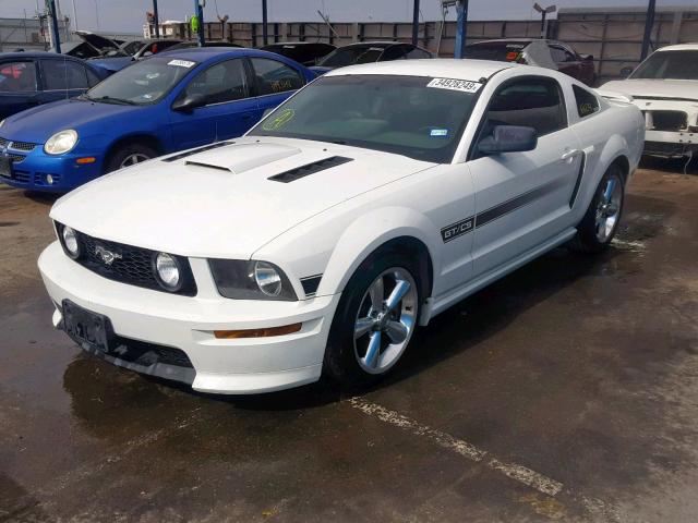 1ZVHT82H685159175 - 2008 FORD MUSTANG GT WHITE photo 2