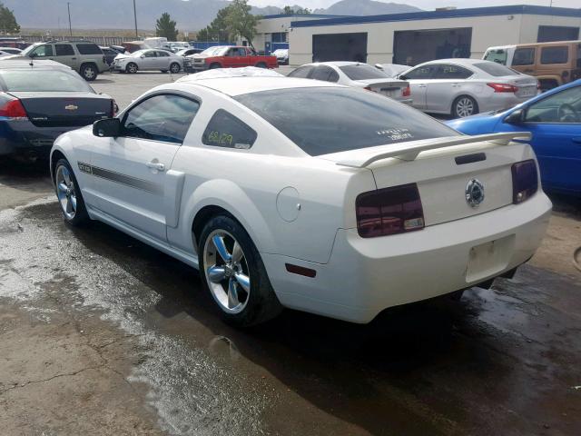 1ZVHT82H685159175 - 2008 FORD MUSTANG GT WHITE photo 3