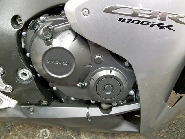 JH2SC59018M008913 - 2008 HONDA CBR1000RR BLACK photo 5