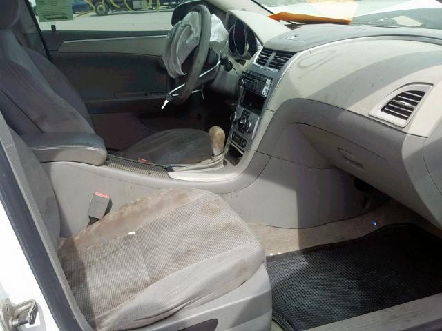 1G1ZC5E04AF185634 - 2010 CHEVROLET MALIBU 1LT WHITE photo 5