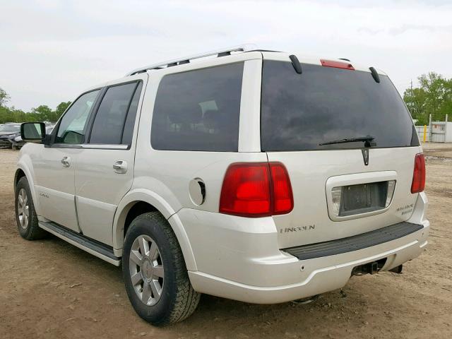 5LMFU28596LJ26805 - 2006 LINCOLN NAVIGATOR 白色 照片 3