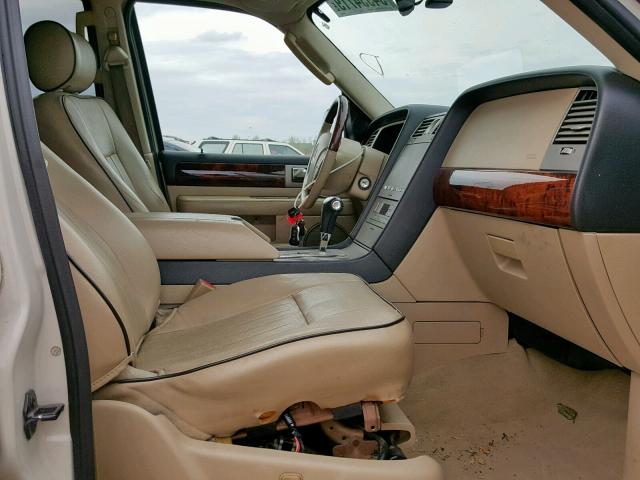 5LMFU28596LJ26805 - 2006 LINCOLN NAVIGATOR 白色 照片 5