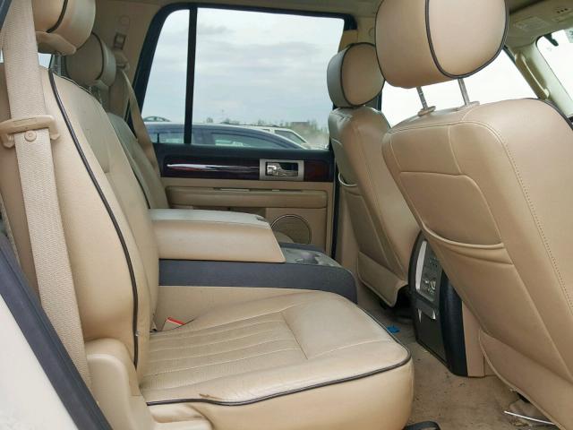 5LMFU28596LJ26805 - 2006 LINCOLN NAVIGATOR 白色 照片 6