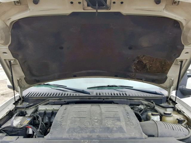 5LMFU28596LJ26805 - 2006 LINCOLN NAVIGATOR 白色 照片 7