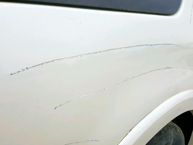 5LMFU28596LJ26805 - 2006 LINCOLN NAVIGATOR 白色 照片 9