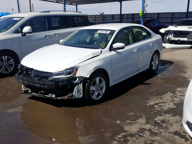 3VWLL7AJ3EM266280 - 2014 VOLKSWAGEN JETTA TDI WHITE photo 2