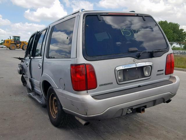 5LMRU27L9WLJ61437 - 1998 LINCOLN NAVIGATOR 银色 照片 3