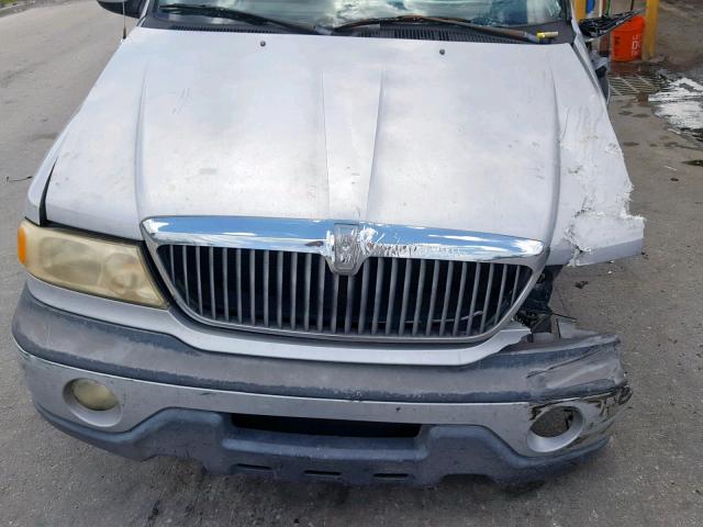 5LMRU27L9WLJ61437 - 1998 LINCOLN NAVIGATOR 银色 照片 7