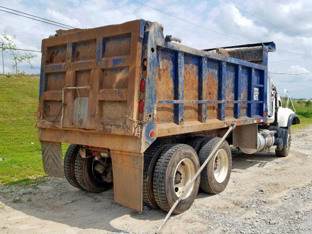 1M2AG11C76M040426 - 2006 MACK 700 CV700 WHITE photo 4