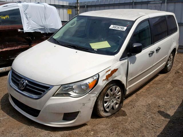 2V4RW4D16AR395251 - 2010 VOLKSWAGEN ROUTAN S WHITE photo 2