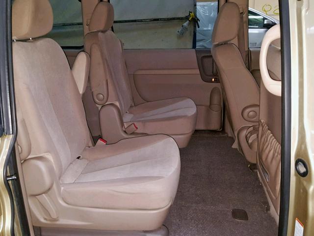 KNDMG4C79B6387807 - 2011 KIA SEDONA LX GOLD photo 6