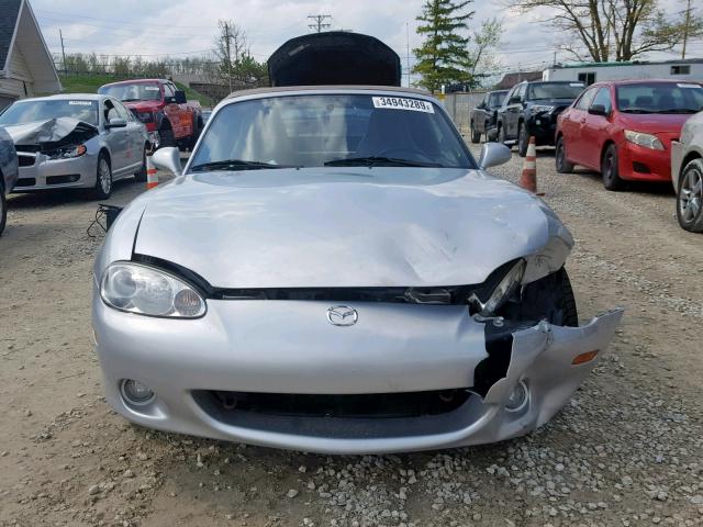 JM1NB353320225147 - 2002 MAZDA MX-5 MIATA SILVER photo 9