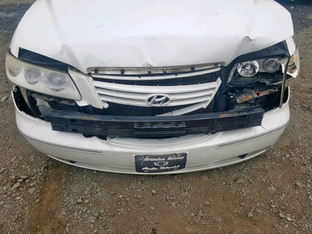 KMHFC46F28A258140 - 2008 HYUNDAI AZERA SE WHITE photo 9