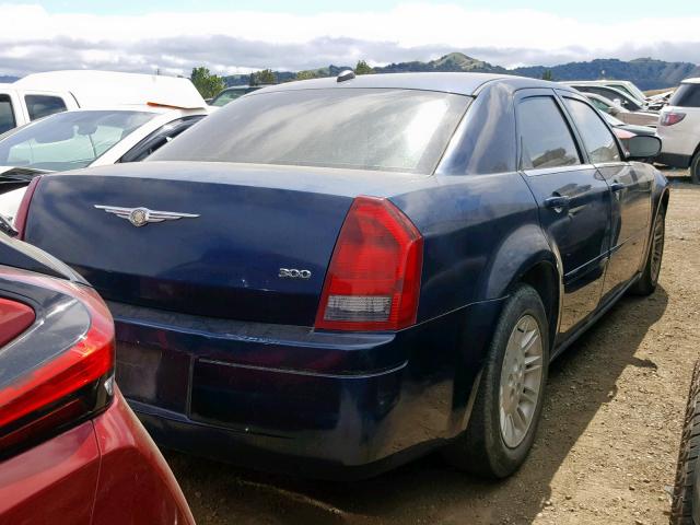 2C3JA43R75H660305 - 2005 CHRYSLER 300 BLUE photo 4