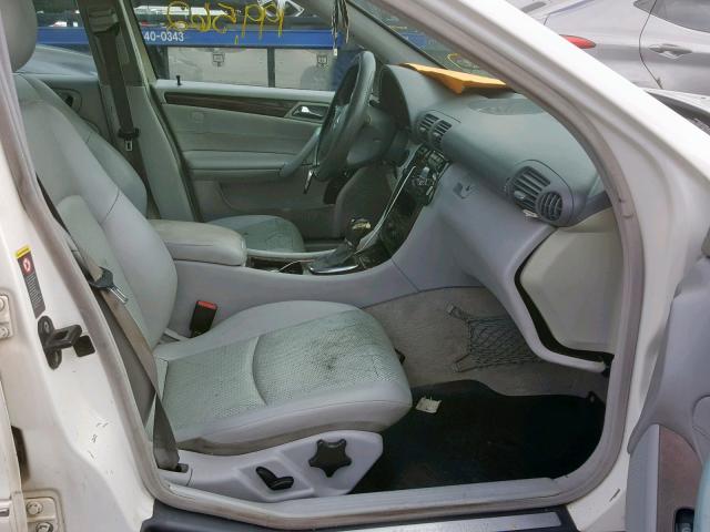 WDBRF61J62F248445 - 2002 MERCEDES-BENZ C 240 WHITE photo 5