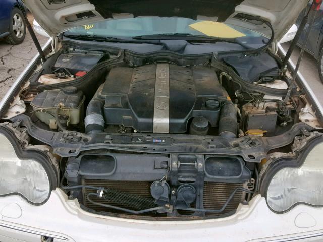 WDBRF61J62F248445 - 2002 MERCEDES-BENZ C 240 WHITE photo 7