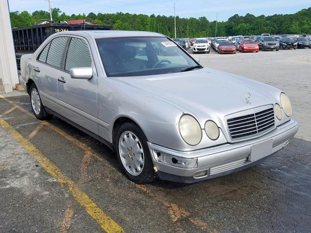 WDBJF65F0WA519845 - 1998 MERCEDES-BENZ E 320 SILVER photo 1