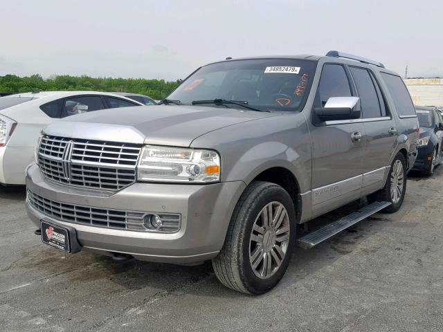 5LMFU27549LJ00814 - 2009 LINCOLN NAVIGATOR ვერცხლისფერი ფოტო 2