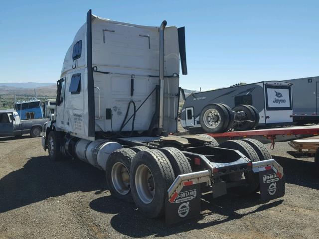 4V4NC9EJ8FN910594 - 2015 VOLVO VN VNL WHITE photo 3