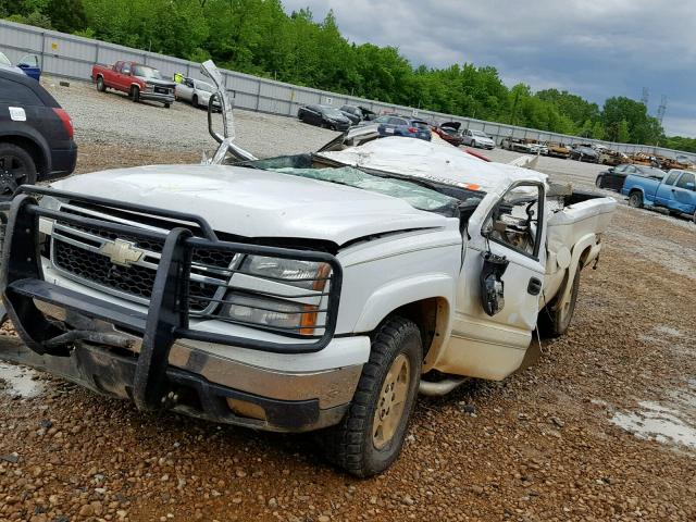 2GCEK19B371115524 - 2007 CHEVROLET SILVERADO WHITE photo 2