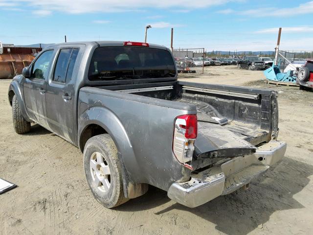 1N6AD07WX6C448835 - 2006 NISSAN FRONTIER C GRAY photo 3