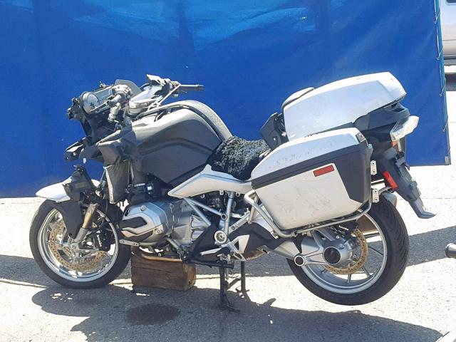 WB10A1308JZ467031 - 2018 BMW R1200 RT SILVER photo 3