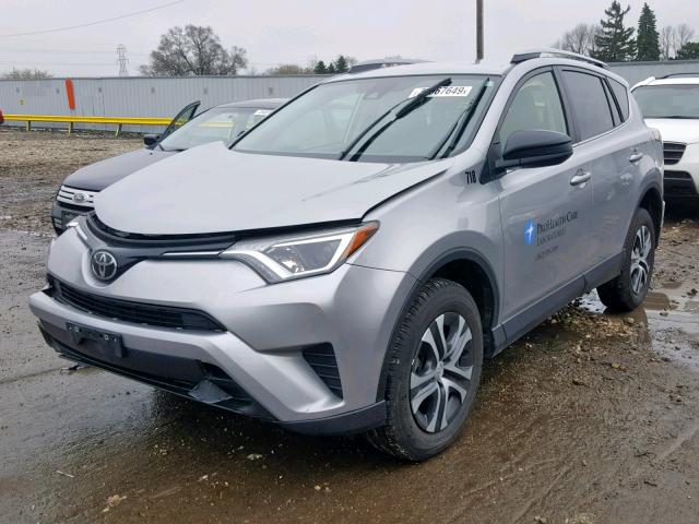 JTMBFREV9JJ256889 - 2018 TOYOTA RAV4 LE SILVER photo 2